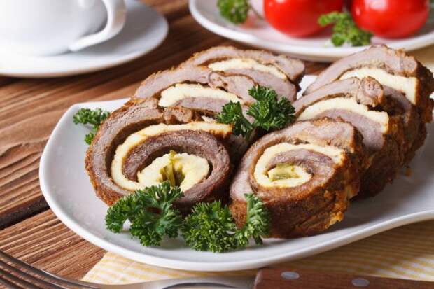 Пасхальный мясной рулет Пасхальный мясной рулет