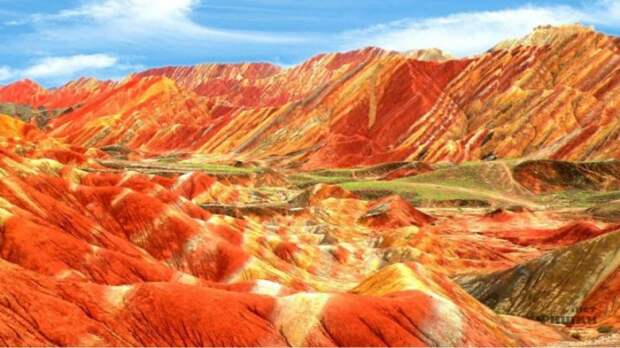 Цветные скалы Чжанъе Данксиа
