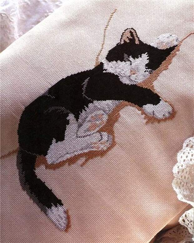 Вышивка "Кот" для подушки
