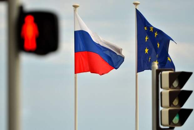 Флаги России и ЕС