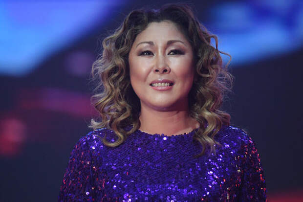 «Бешеные пробки, и мы прыгали в метро»: Анита Цой вспомнила, как чуть не встретила Новый год под землей