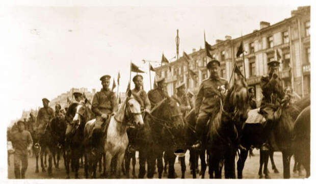 Петроград 1917 года глазами американского фотографа