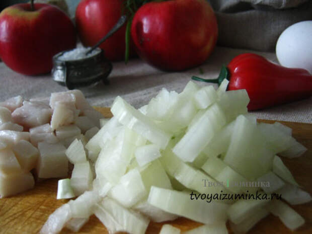 pirog_s_yablokami_i_lukom