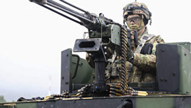 Военнослужащий армии США во время совместных учений войск НАТО. Архивное фото