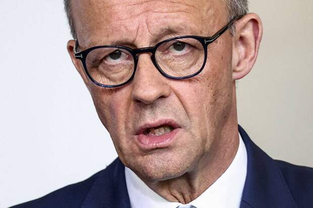 Мерц поздравил противников Орбана с победой на выборах