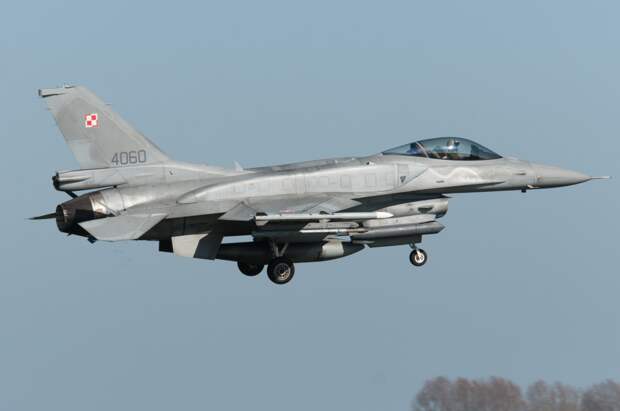 Истребитель F-16 ВВС Польши