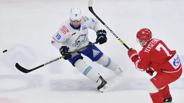 «Авангард» подписал контракт с лучшим бомбардиром «Барыса»