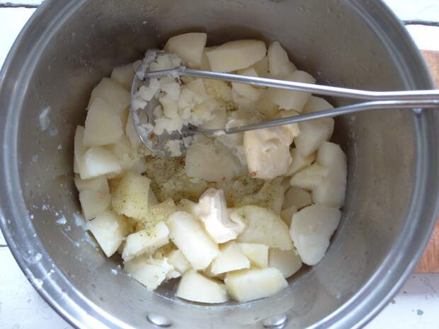 Рецепт вкуснющих пирожков: тесто – картошка, начинка – печёнка