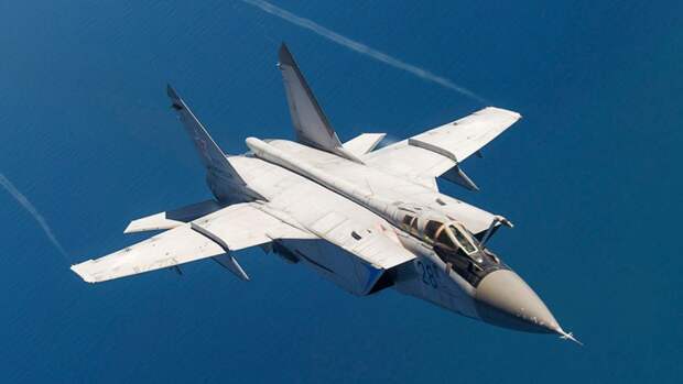 Экипаж МиГ-31 ВКС РФ выполнил тренировочный боевой пуск гиперзвуковой ракеты РК «Кинжал»