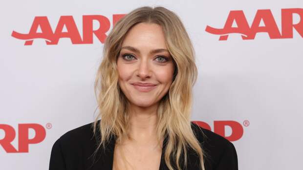 Актриса Аманда Сейфрид в шубе с мехом снялась для глянца