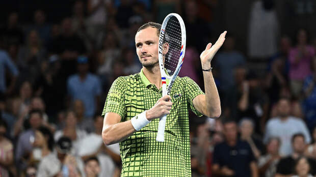 Даниил Медведев пошутил, что проигрывает в шахматы трёхлетней дочери