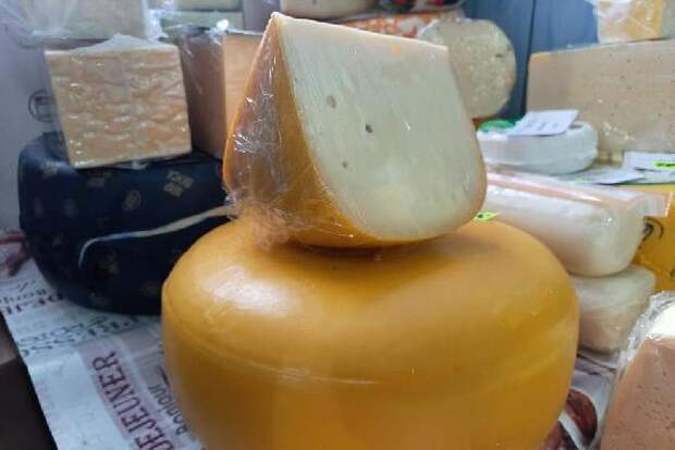 Россельхознадзор изъял с рынка в Тамбове молочную продукцию без маркировки и документов