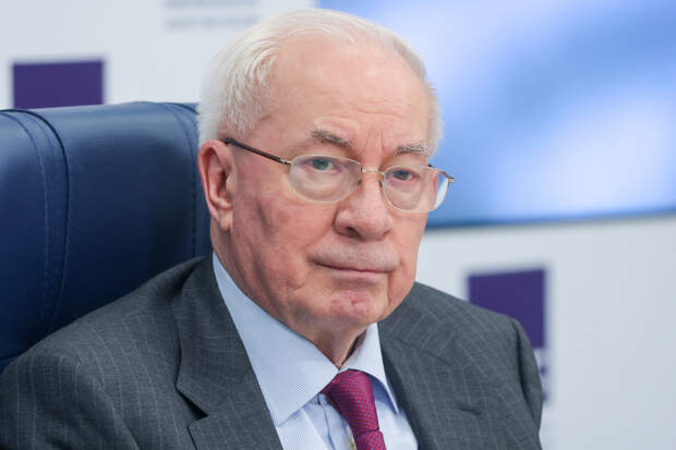 Экс-премьер Украины раскрыл намерения США в отношении Зеленского