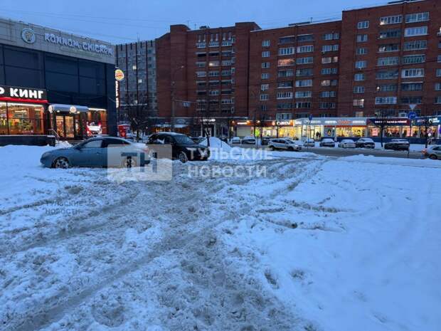 У бывшего кинотеатра «Октябрь» в Туле открыли парковку