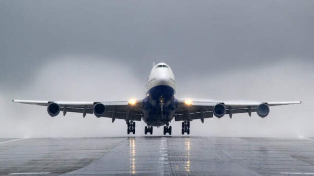 Boeing 747-400 экстренно сел в аэропорту Шереметьево из-за срабатывания датчика неисправности