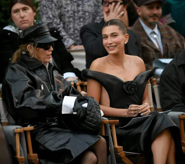 Майли Сайрус и Хейли Бибер