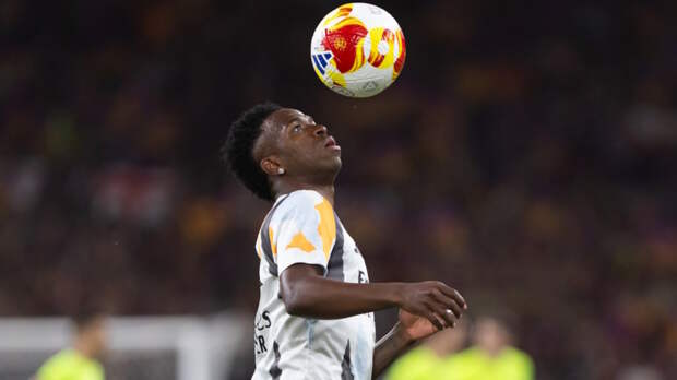 "Реал Мадрид" намерен возобновить переговоры с Винисиусом до конца января