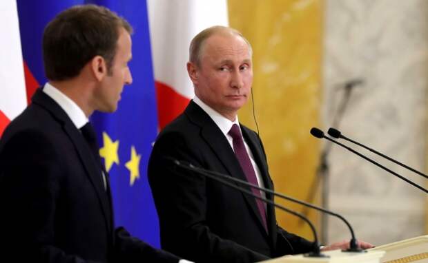 Владимир Путин и Эммануэль Макрон 