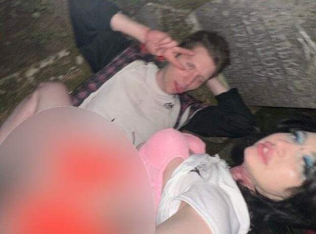 Треш-блогерша из Петербурга заявила, что занялась сексом на могиле своей матери