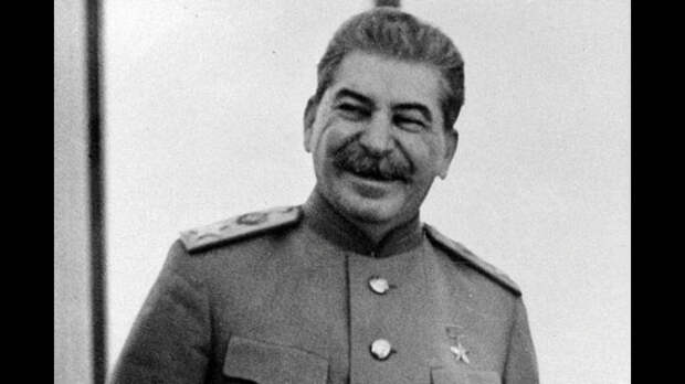 Без ядерного оружия современная Россия уже прекратила бы свое существование