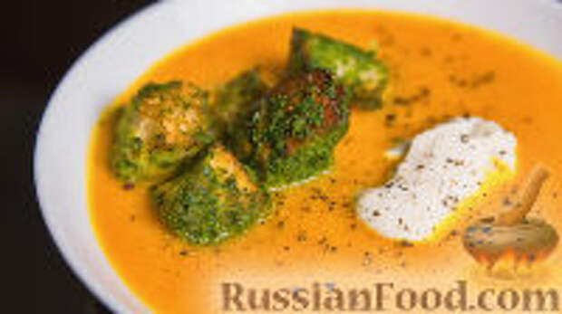 Фото к рецепту: Морковный суп-пюре с зелёными гренками