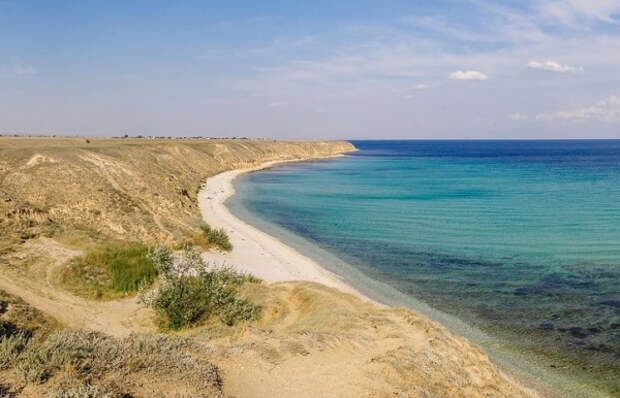 В Крыму новых пляжей не будет, старые бы уберечь