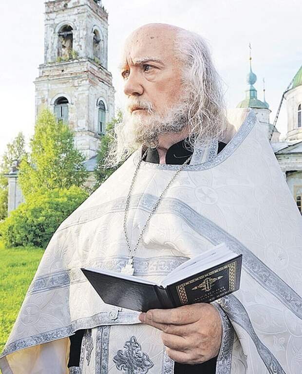 Последняя роль артиста была в фильме "Весь этот джем" в 2015 году. Он сыграл отца Леонтия Последняя роль артиста была в фильме "Весь этот джем" в 2015 году. Он сыграл отца Леонтия