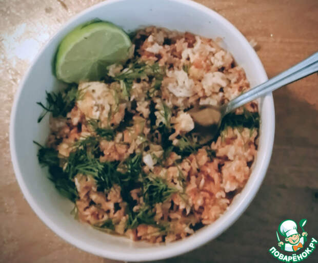 Жареный рис с крабом и яйцом