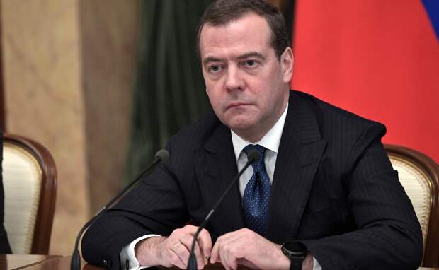 Медведев прокомментировал авиакатастрофу с Раиси