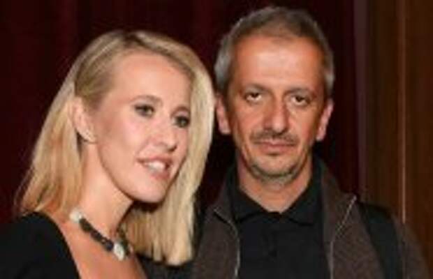 Шоу-бизнес: Ушел из Школы-студии МХАТ из-за травли коллег, подрался с Виторганом и женился на Собчак: за что не любят Константина Богомолова