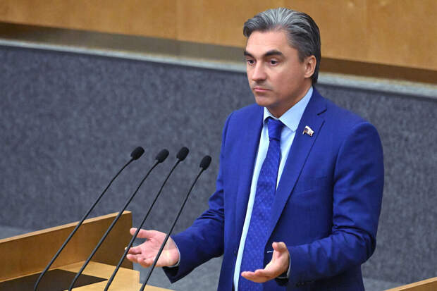 Партия "Новые люди" не может принять Свинцова из-за "расхождения по ценностям"