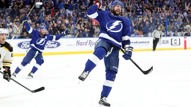 Шайба Кучерова помогла «Тампе» обыграть «Бостон» в НХЛ