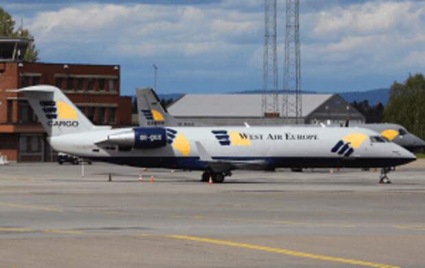 CRJ200-1