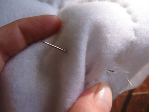 hiding the thread end sewing felt food
