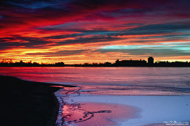 fire_in_the_east_by_kkart-d68zc1j (700x465, 409Kb)