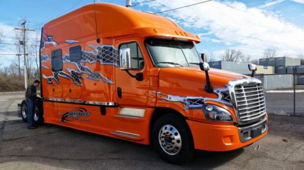 these-trucks-are-the-real-heaven-for-truck-drivers-artnaz-com-5