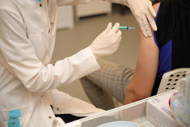 Петербург установил рекорд по количеству вакцинировавшихся горожан