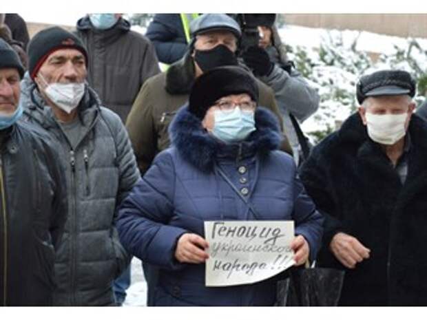 Страна погостов: Пока украинцы митингуют, Сорос скупает недвижимость