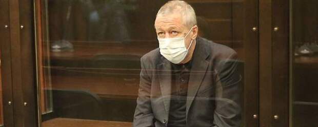 Михаил Ефремов рассказал о жизни в колонии