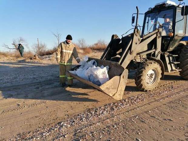 С полигона в Анапе вывезли около 265 тонн загрязненного мазутом грунта