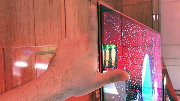Ультратонкий телевизор LG Signature OLED уже в Москве