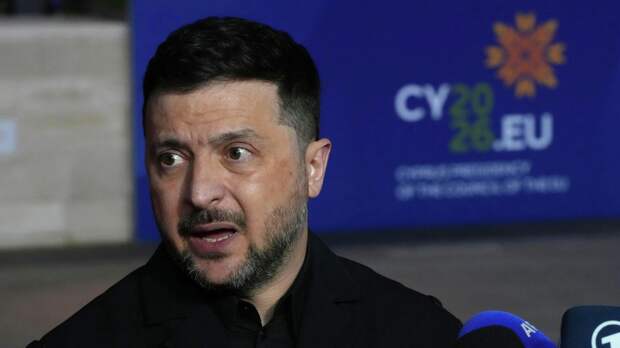 Украину потряс новый скандал: Зеленский оказался перед тяжелой дилеммой