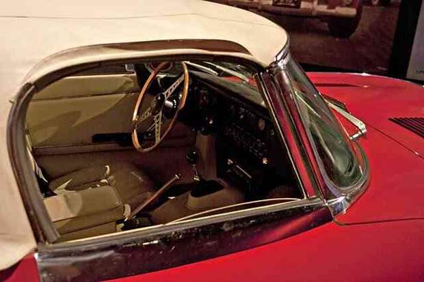 Музей авто истории в турине, италия. (трафик)