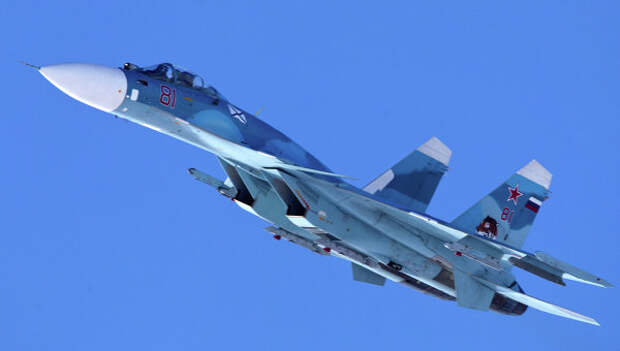 Палубный истребитель Су-33. Архивное фото