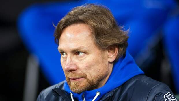 Карпин иронично ответил, как настраивает игроков сборной России на матчи: бью их