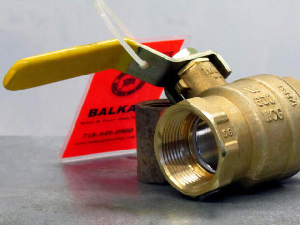 Чем дешевле - тем хуже. /Фото: balkanplumbing.com.