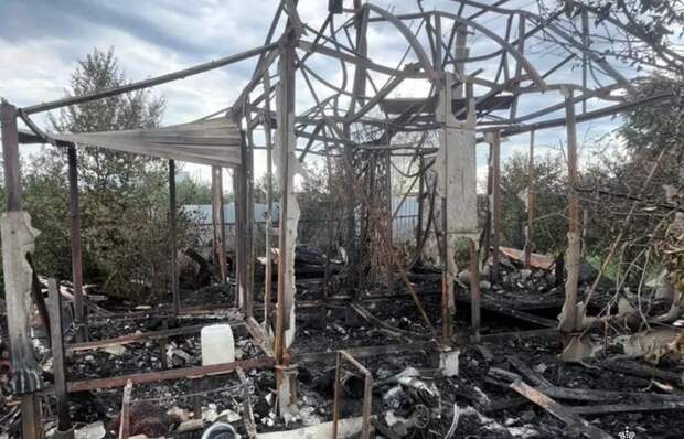 Мужчина погиб в сгоревшем дотла дачном доме на окраине Саратова