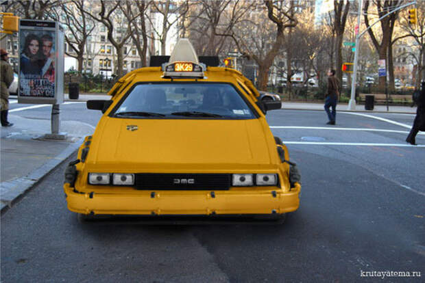 Такси DeLorean 