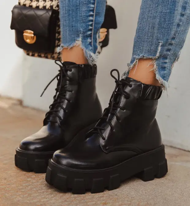 Модные ботинки весна 2022: самые трендовые модели