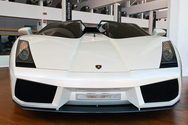 Экскурсия по музею Lamborghini
